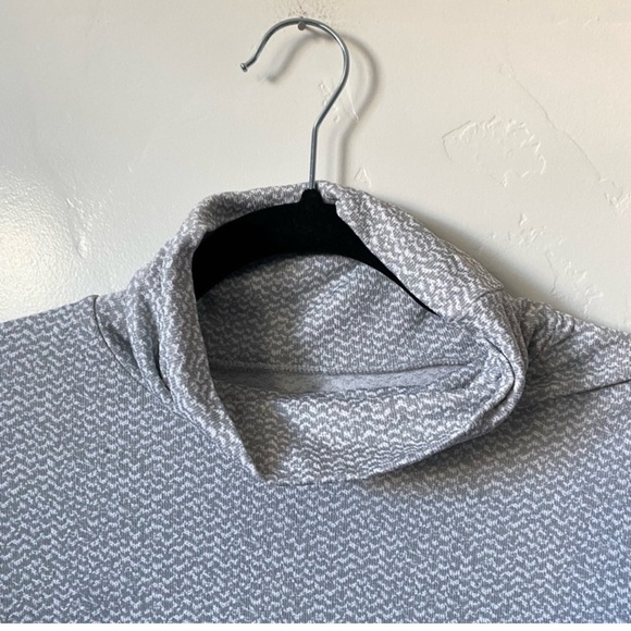Athleta | Gray Flurry Peak Base Layer Turtleneck - Picture 3 of 5